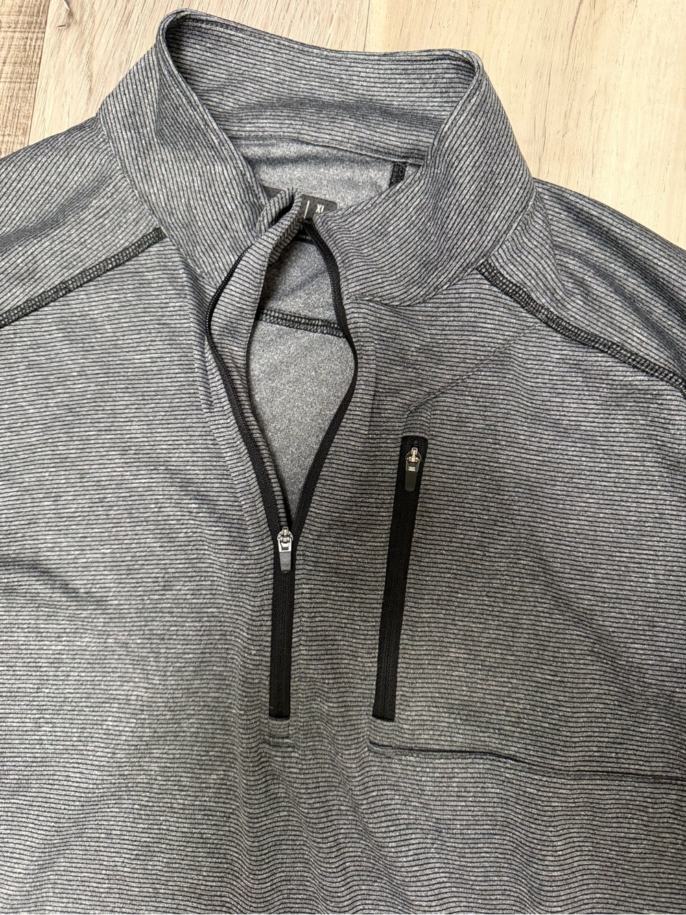 Men’s Gray Blackhawk shirt  large